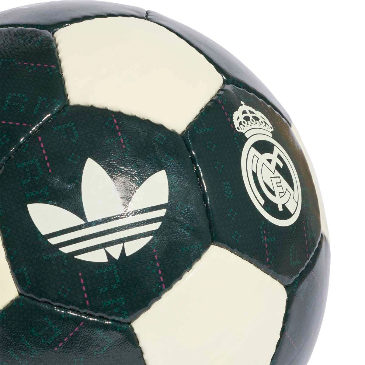balon-adidas-real-madrid-2026-2027-aurora-ibvy-ivory-2