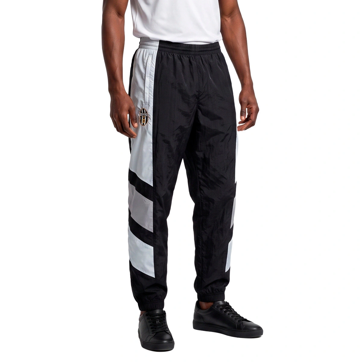 pantalon-largo-adidas-juventus-eqt-fanswear-2026-2027-negro-0