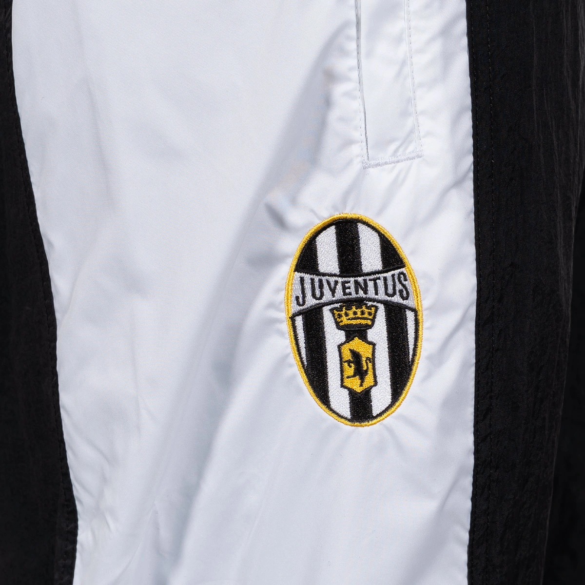pantalon-largo-adidas-juventus-eqt-fanswear-2026-2027-negro-3