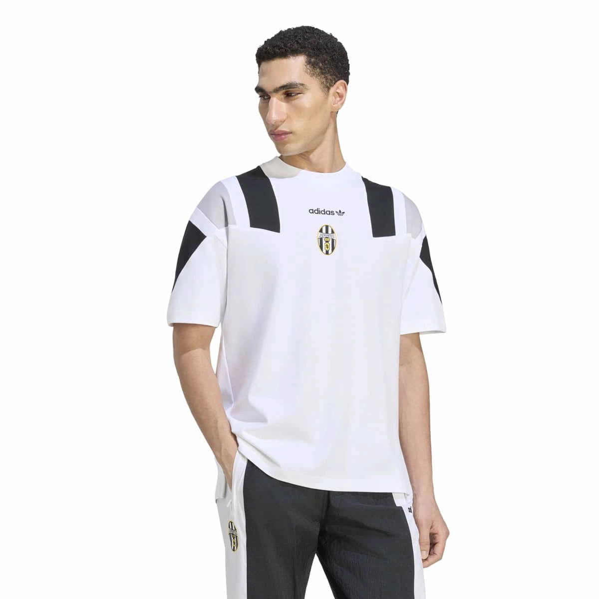 camiseta-adidas-juventus-eqt-fanswear-2026-2027-white-0