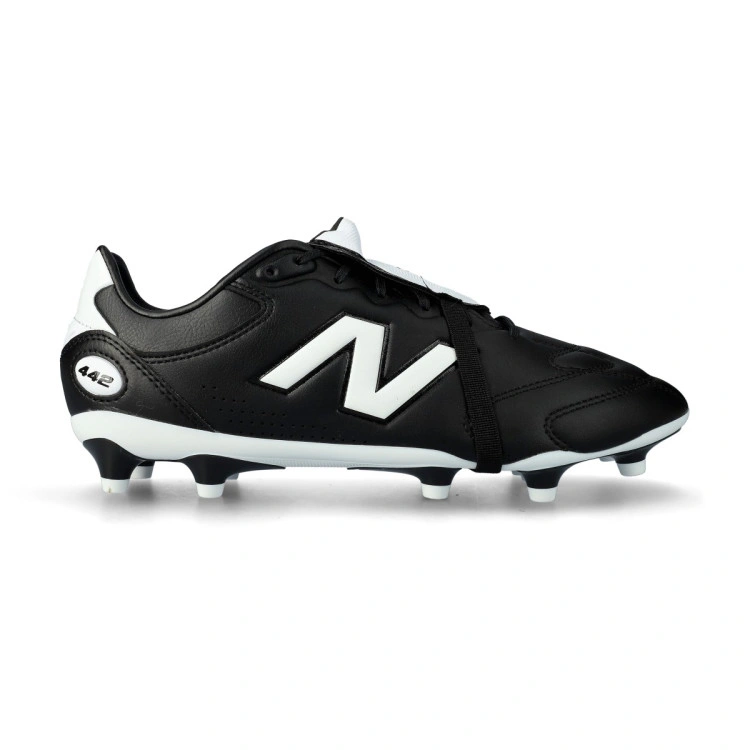bota-new-balance-442-pro-tongue-fg-v3-black-white-1