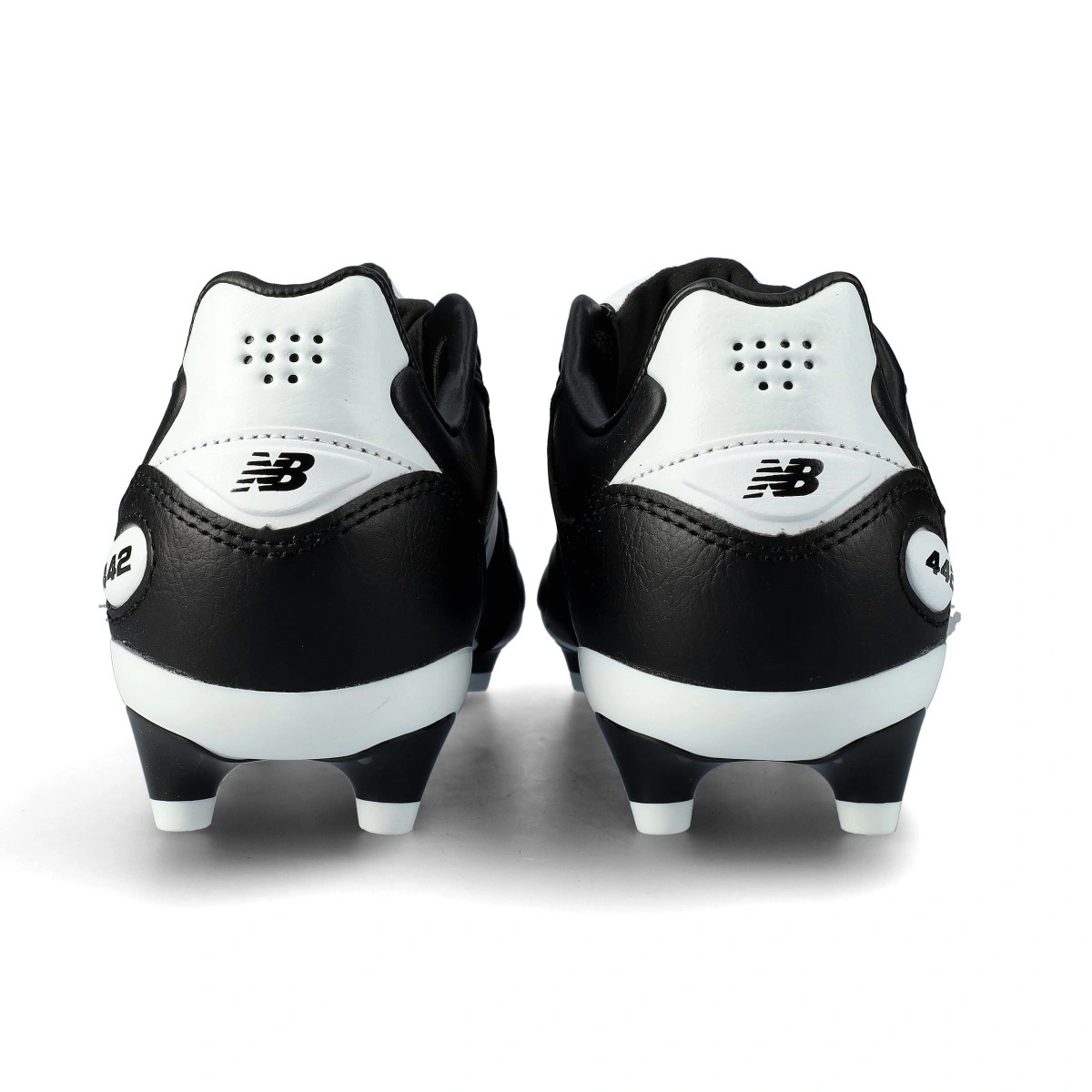bota-new-balance-442-pro-tongue-fg-v3-black-white-4