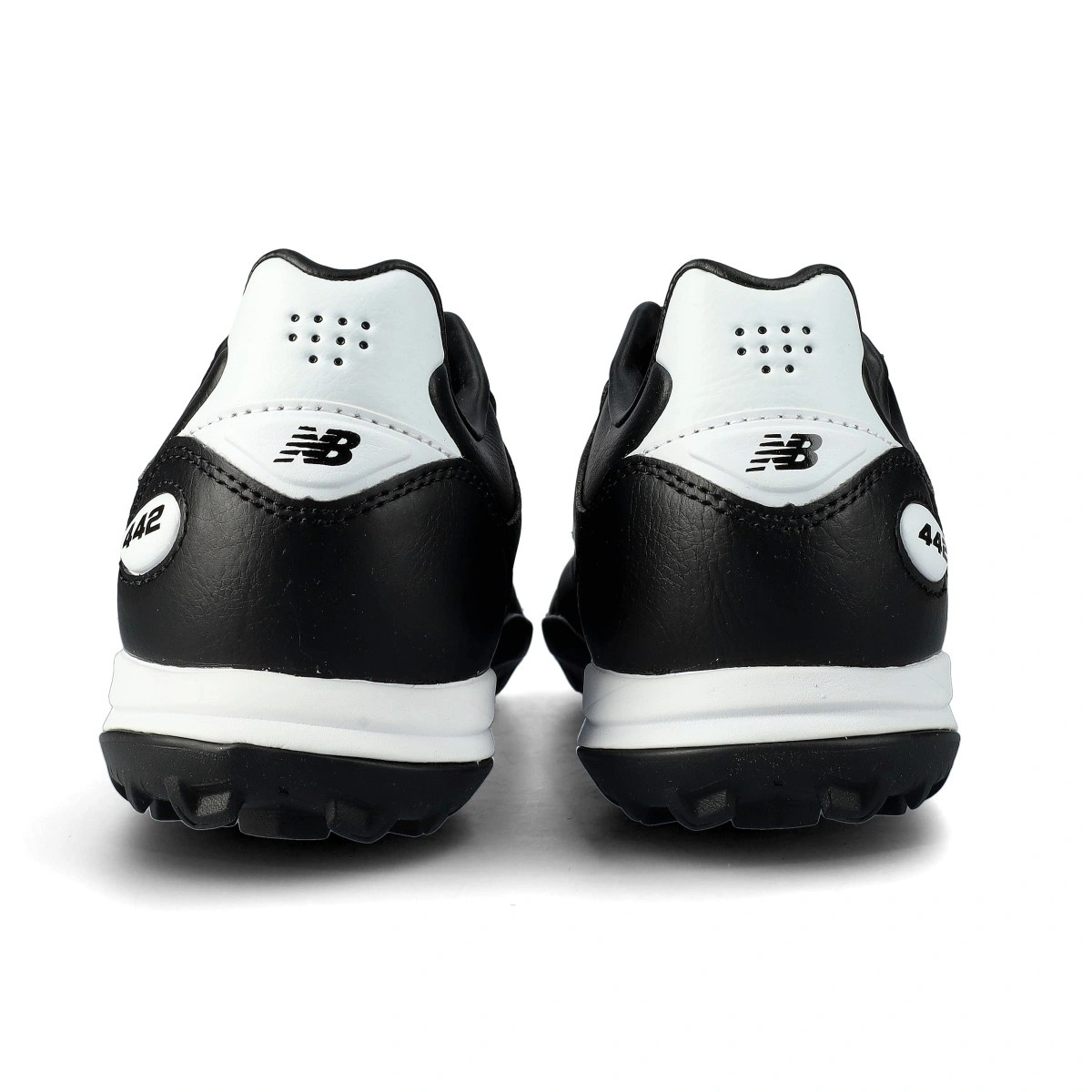 bota-new-balance-442-pro-turf-v3-black-white-4