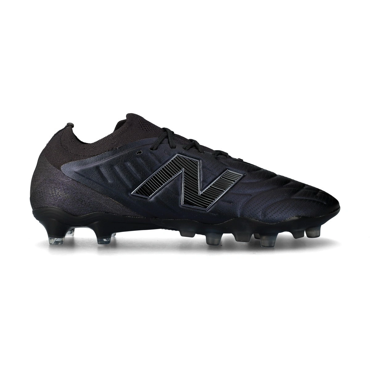 bota-new-balance-tekela-elite-low-laced-fg-v5-black-1
