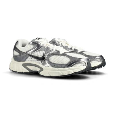 Nike V5 Rnr Sneakers