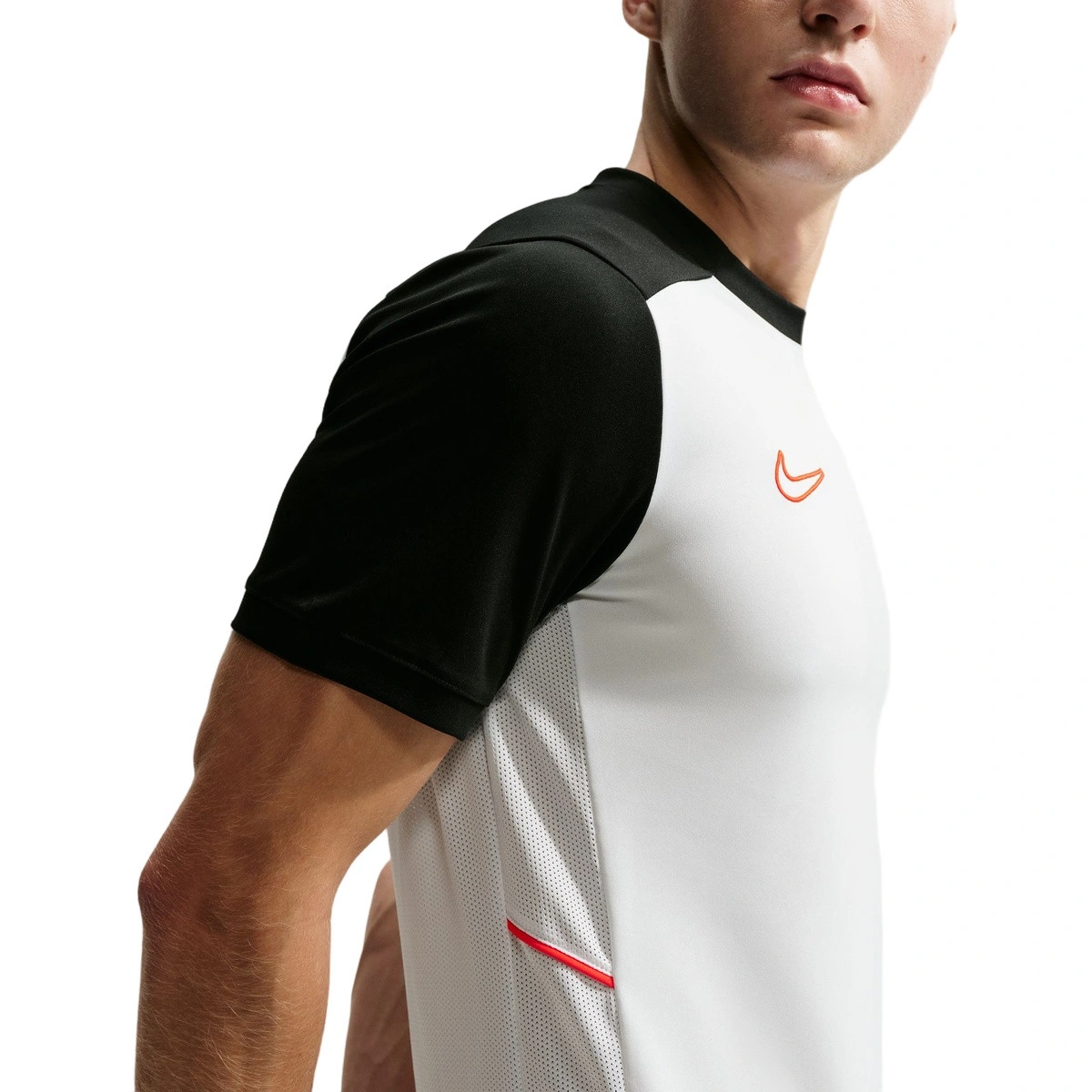 camiseta-nike-m-nk-df-acd25-ss-top-br-white-black-bright-crimson-bright-crimson-1