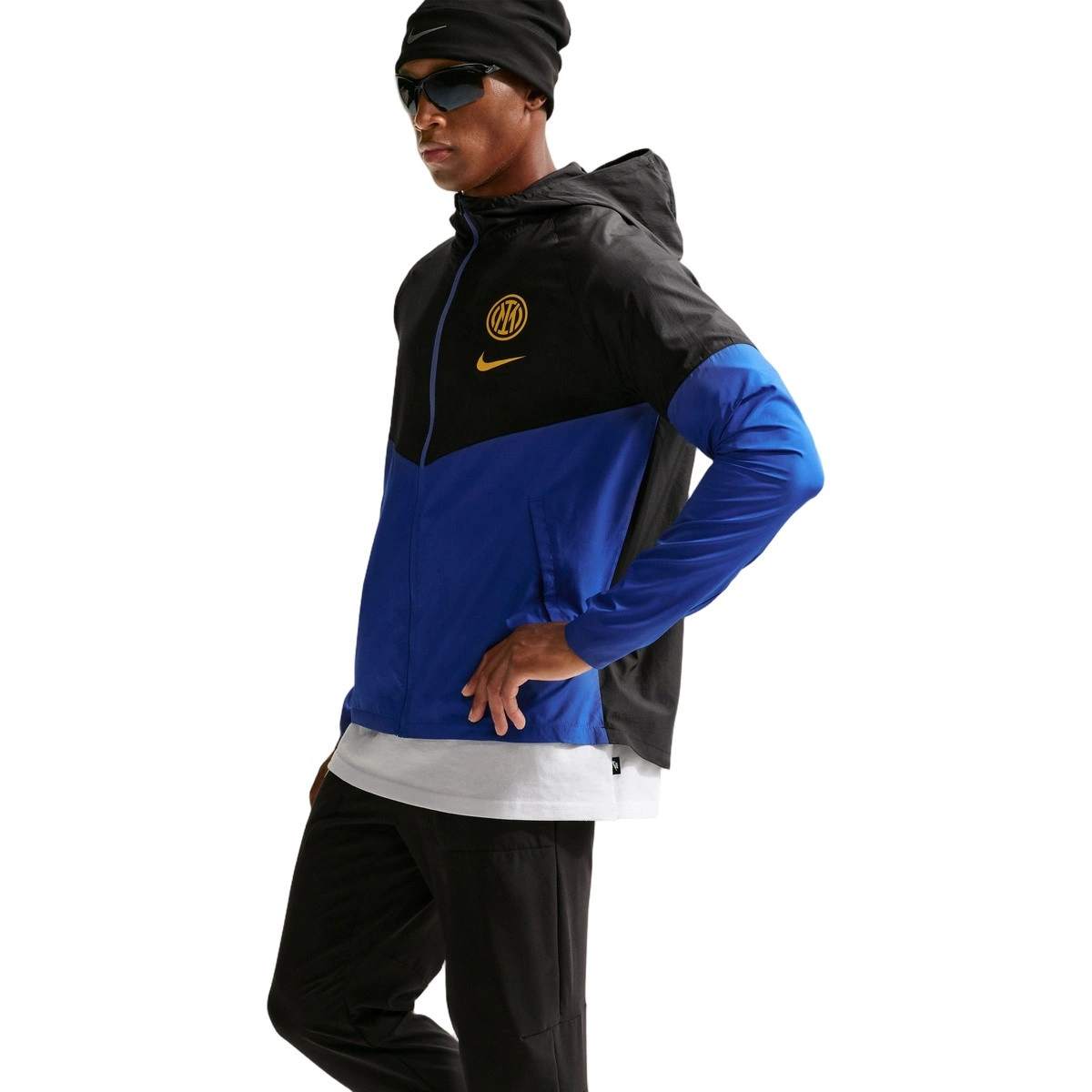 chaqueta-nike-inter-milan-fanswear-2026-2027-black-university-gold-no-sponsor-2