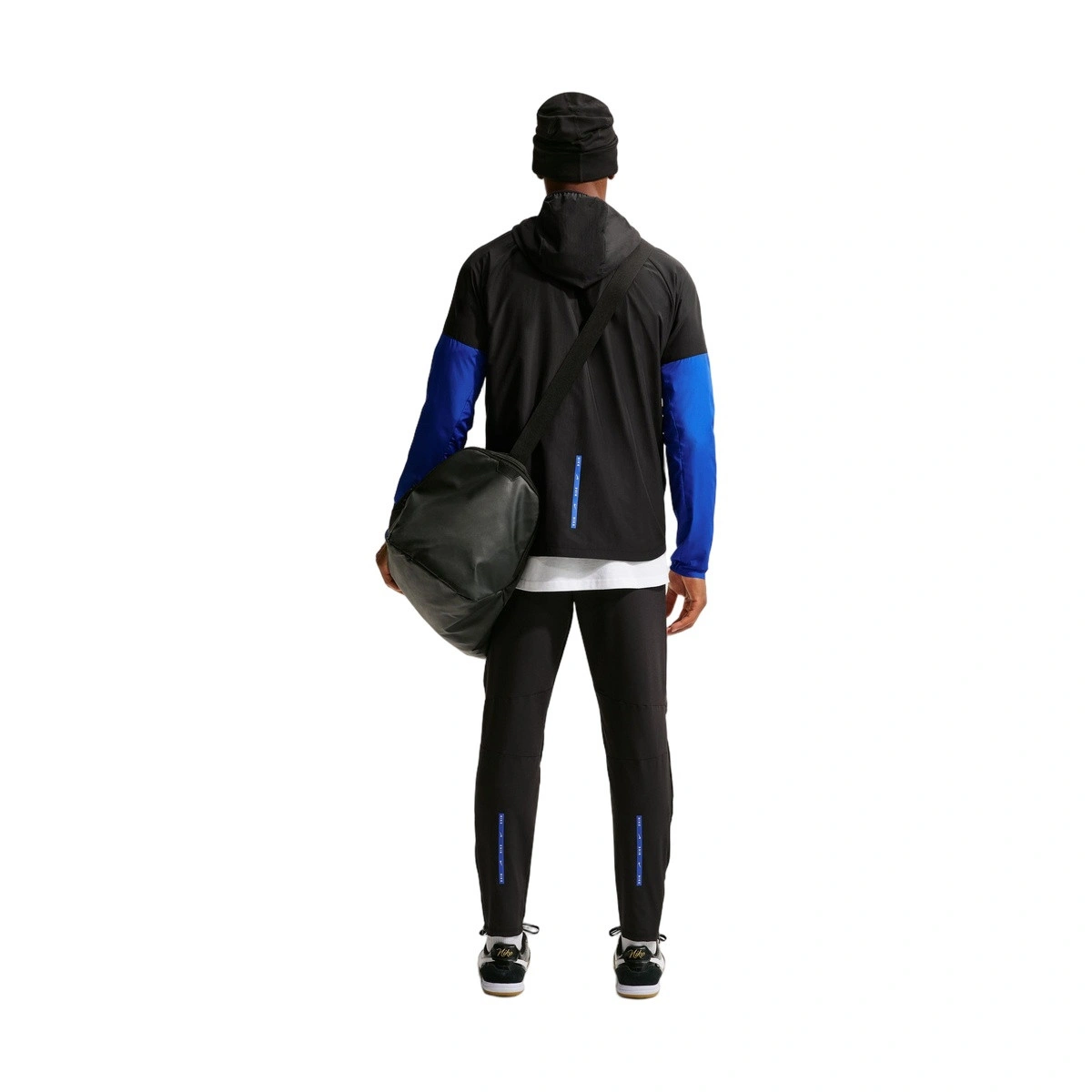 chaqueta-nike-inter-milan-fanswear-2026-2027-black-university-gold-no-sponsor-6