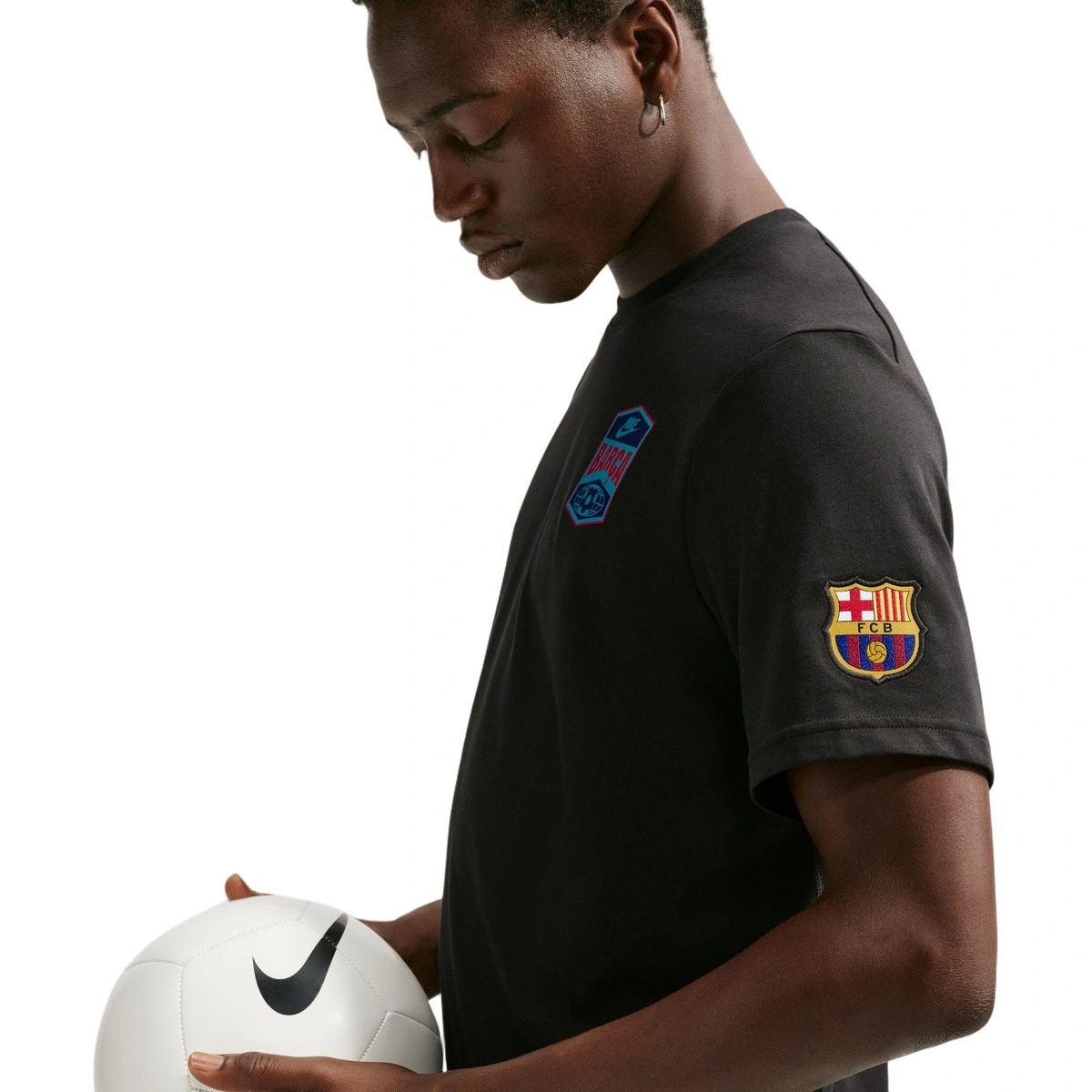 camiseta-nike-fc-barcelona-fanswear-2026-2027-black-black-dusty-cactus-university-gold-full-2