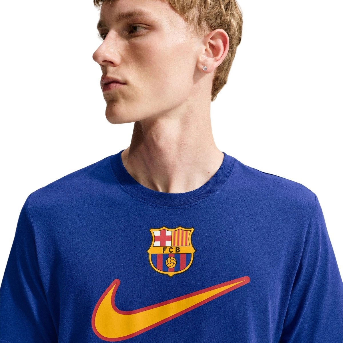 camiseta-nike-fc-barcelona-fanswear-2026-2027-blackened-blue-mineral-yellow-full-sponsor-1