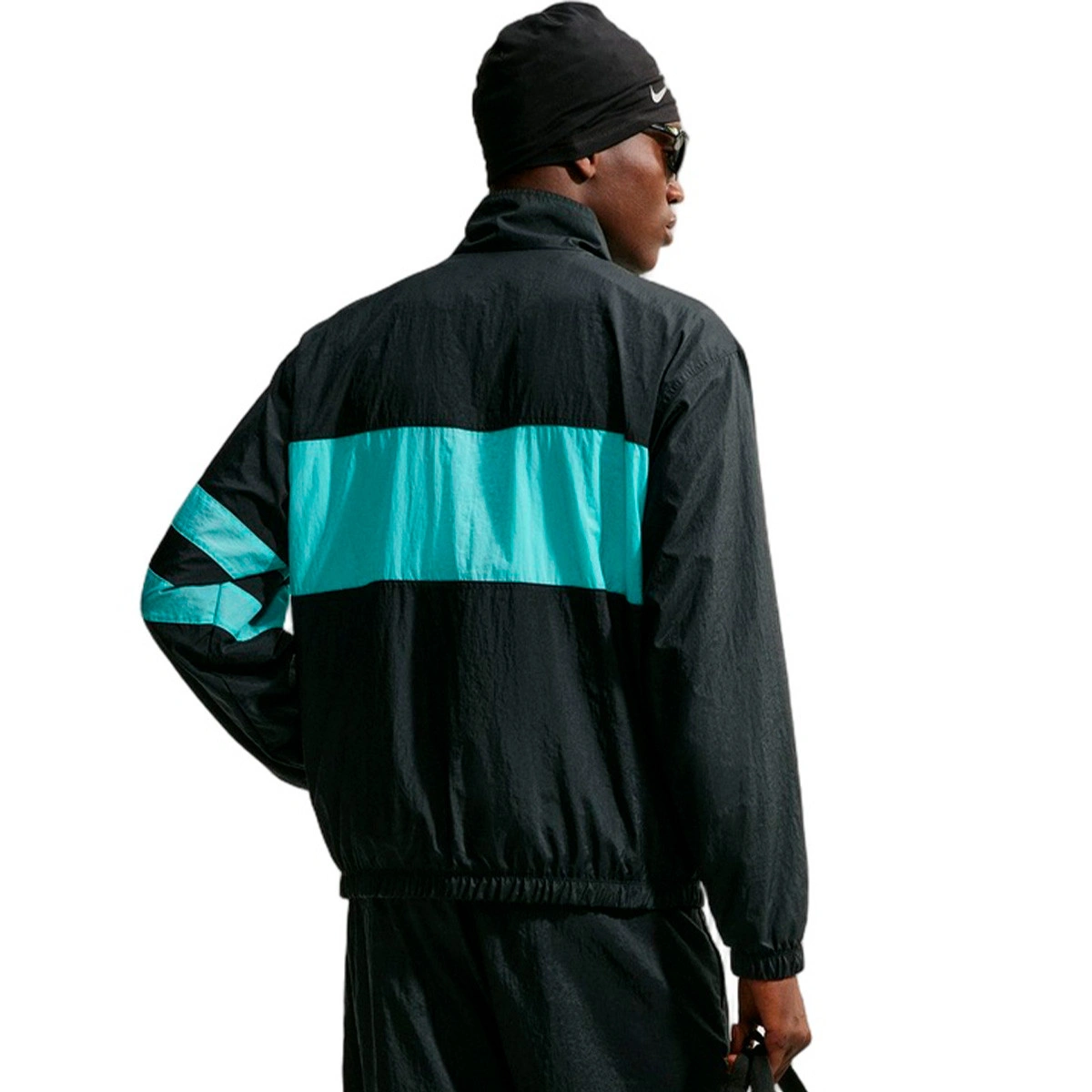 chaqueta-nike-fc-barcelona-fanswear-2026-2027-black-green-frost-university-gold-no-sponsor-1
