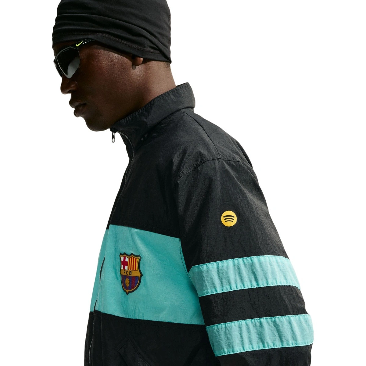chaqueta-nike-fc-barcelona-fanswear-2026-2027-black-green-frost-university-gold-no-sponsor-3