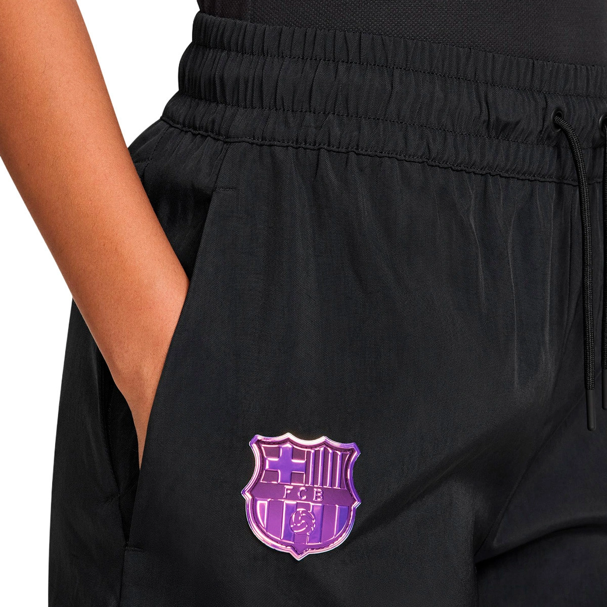 pantalon-largo-nike-fc-barcelona-fanswear-2026-2027-mujer-black-field-purple-black-full-sponsor-3