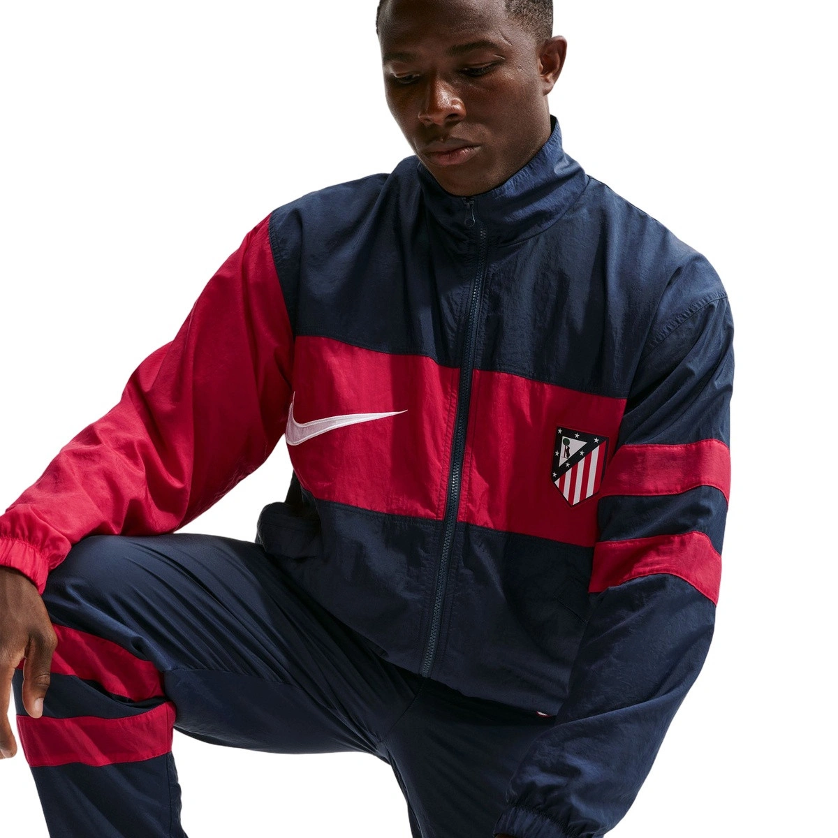 chaqueta-nike-atletico-de-madrid-fanswear-2026-2027-obsidian-salsa-red-white-no-sponsor-4