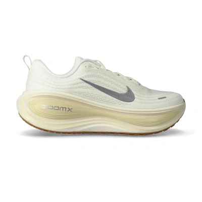 Tenis Vomero Plus