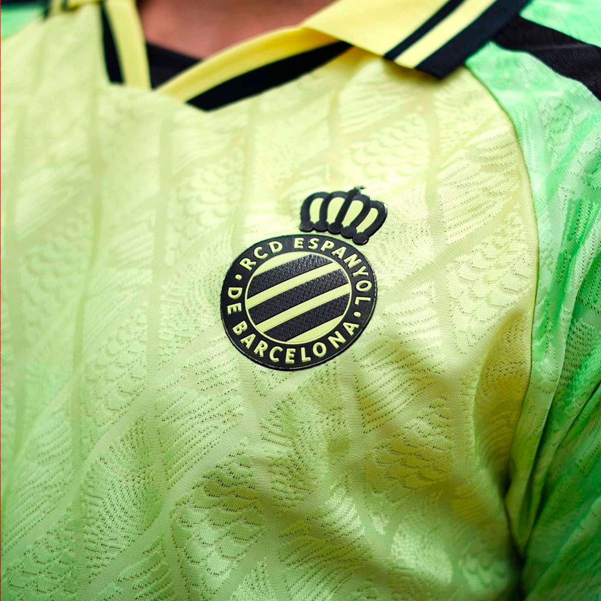 camiseta-kelme-rcd-espanyol-tercera-equipacion-2026-2027-lime-green-2