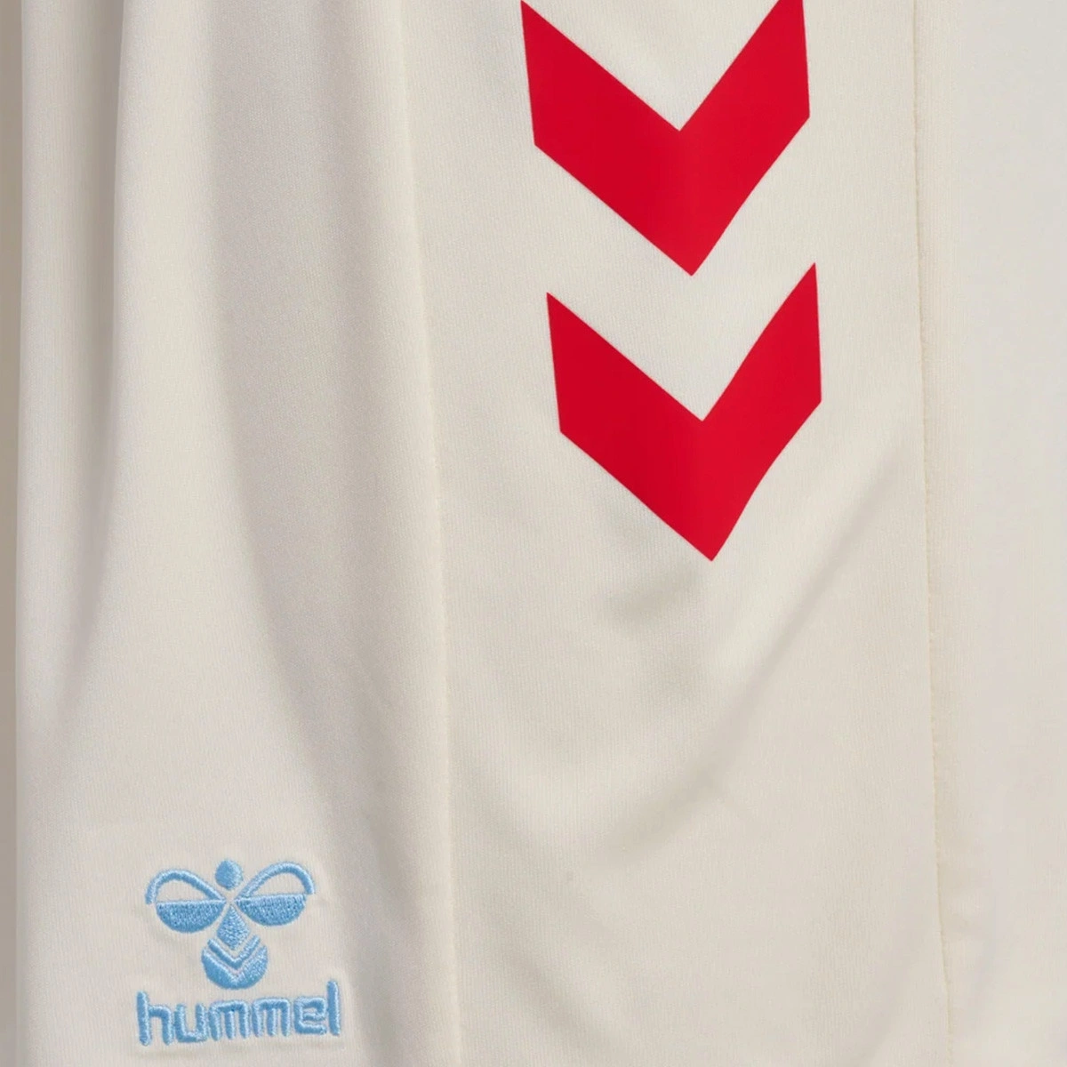 pantalon-corto-hummel-celta-de-vigo-primera-equipacion-2026-2027-white-3