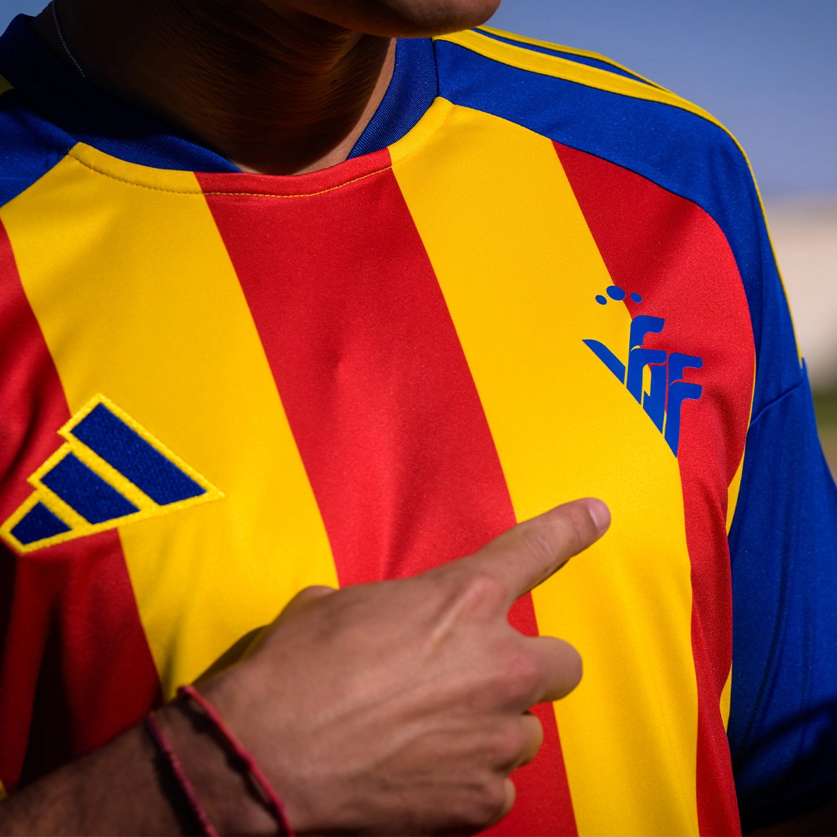 camiseta-adidas-2-equipacion-ffcv-con-personalizacion-2026-2027-yellow-red-3