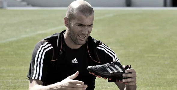 post card zidane-predator-X-horizontal-grande.webp