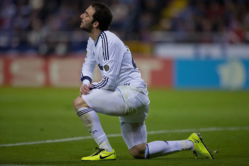 post card higuain02.webp