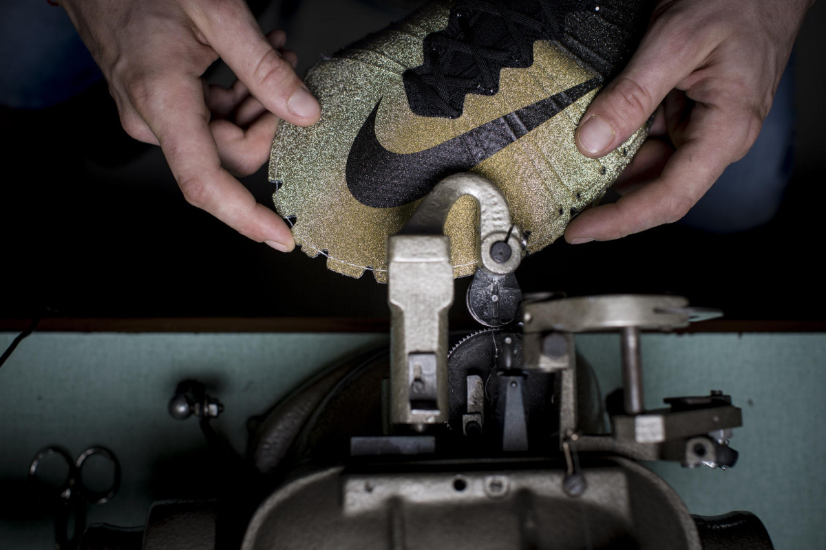 Mercurial CR7 Rare Gold, botas para celebrar el Balón de Oro 2014 - Blogs -  Fútbol Emotion