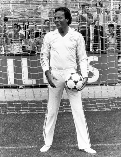post card julio-iglesias.webp