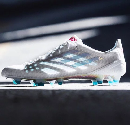 Botas adidas 99 gramos Las botas mas ligeras del mundo Blogs Futbol Emotion