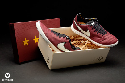 Nuevas zapatillas de Fútbol Sala Nike TiempoX de Andrea Pirlo
