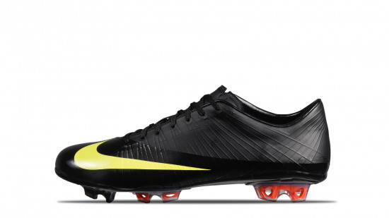 2009-Mercurial-Vapor-Superfly-Black-Yellow-Orange_hd_1600.jpg