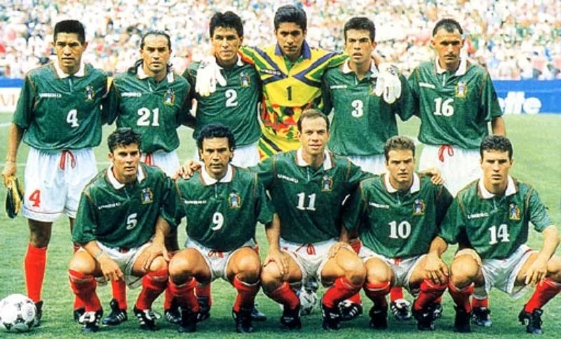post card Mexico-97-ABA20SPORT-home-green-white-red-pose.webp