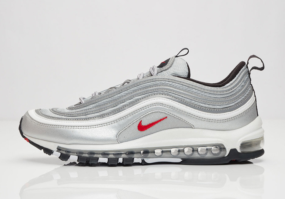 Nuevas Zapatillas de Fútbol Sala NikeFootballX Revolution Pack - Air Max -  Blogs - Fútbol Emotion