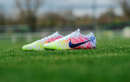 1 pound football boots