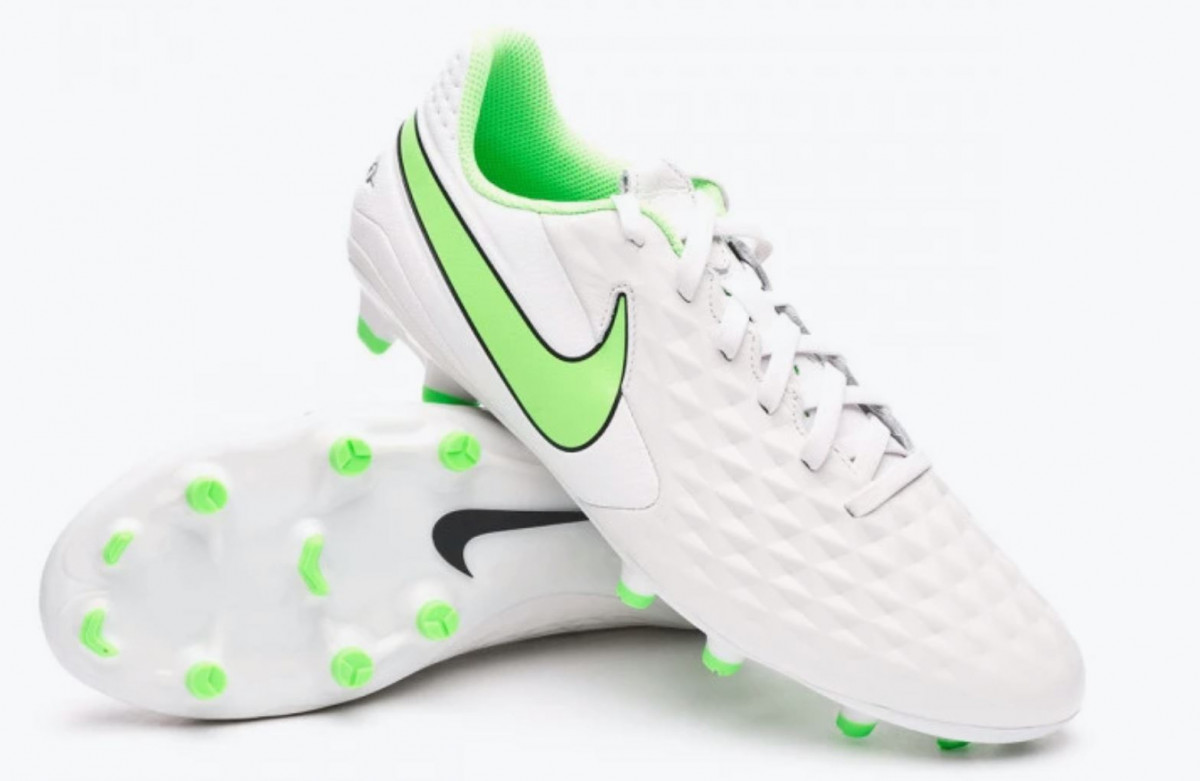 Las mejores botas de fútbol de gama baja - Blogs - Fútbol Emotion