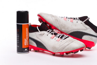 How to clean rubber off your football boots