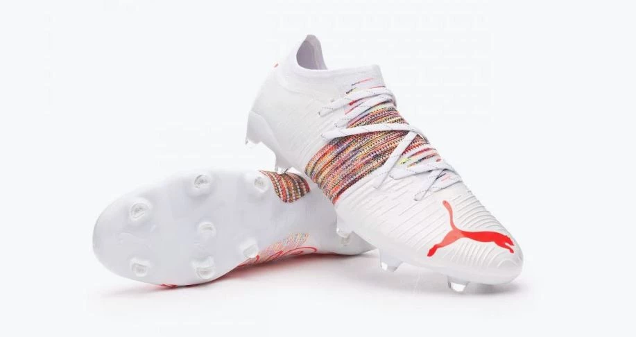 post card post-las-mejores-botas-de-fútbol-de-gama-media-future-z-2.webp
