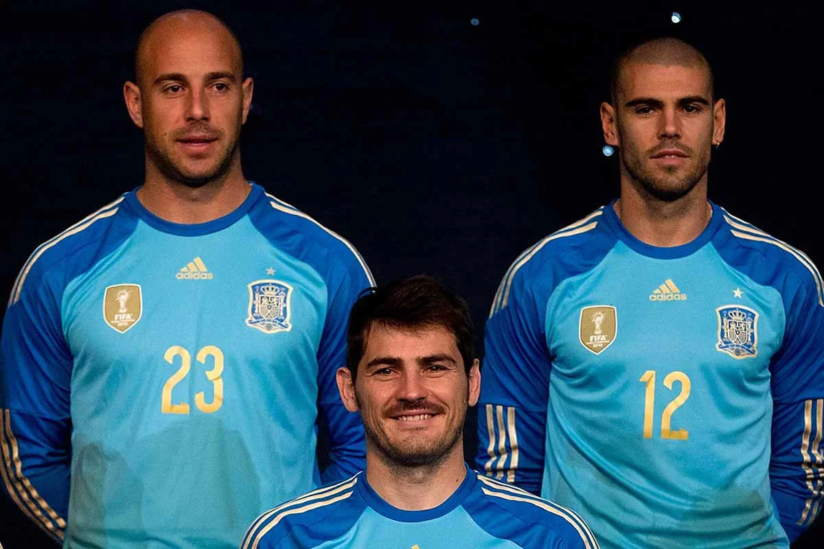 post card Casillas-Reina-Valdes.webp