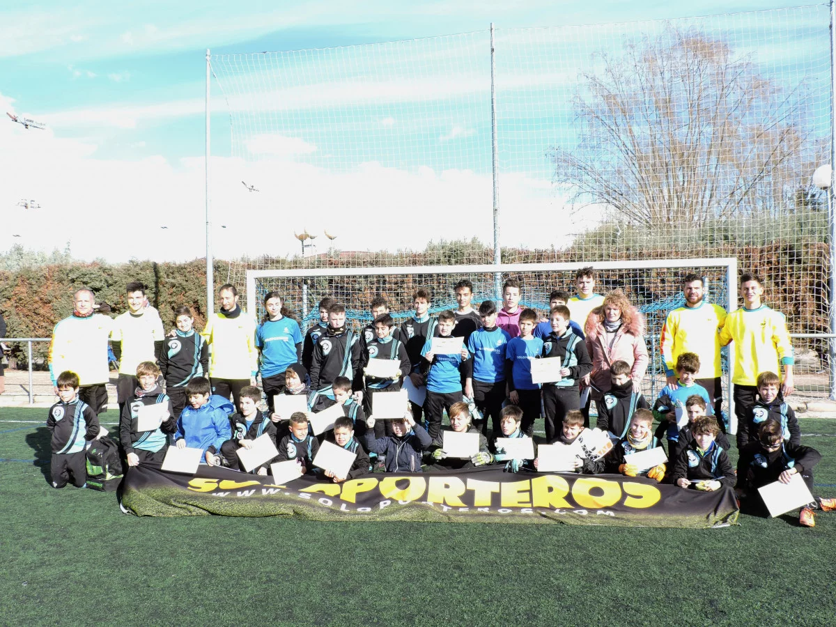post card GrupoLeonClinic.webp