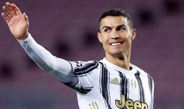 post card post-botas-de-futbol-comodas-cristiano.webp
