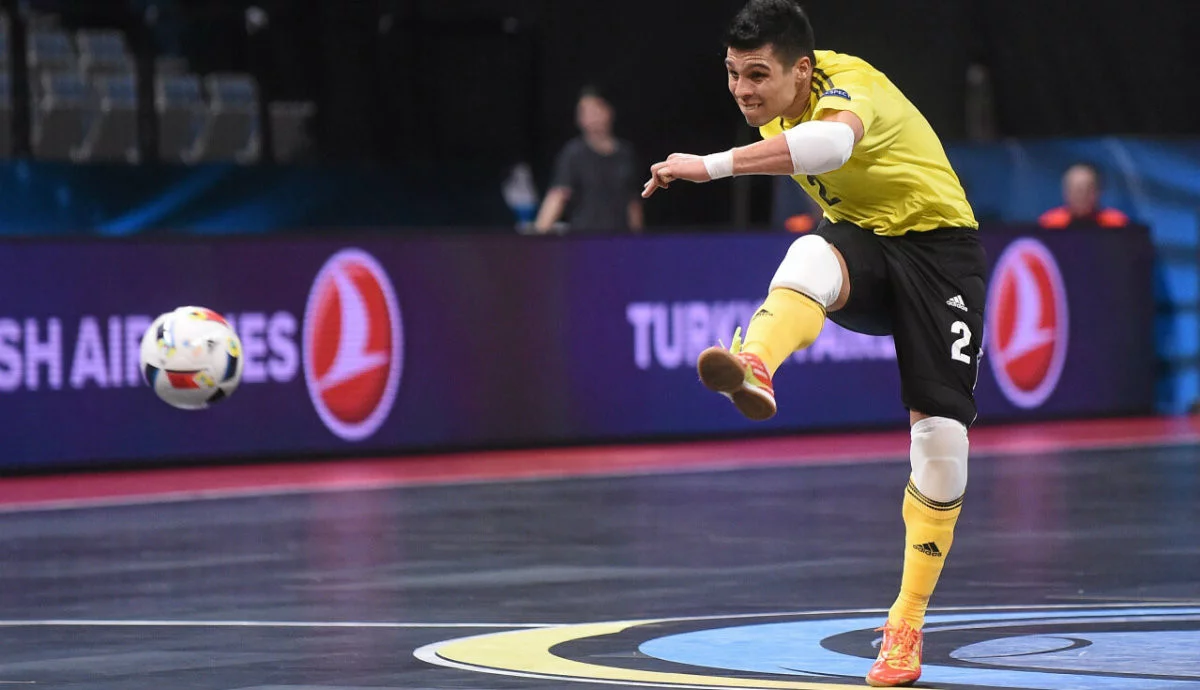 post card Leo-Higuita_Kazahstan_FOTO_UEFA-Futsal-EURO-2018_web3.webp
