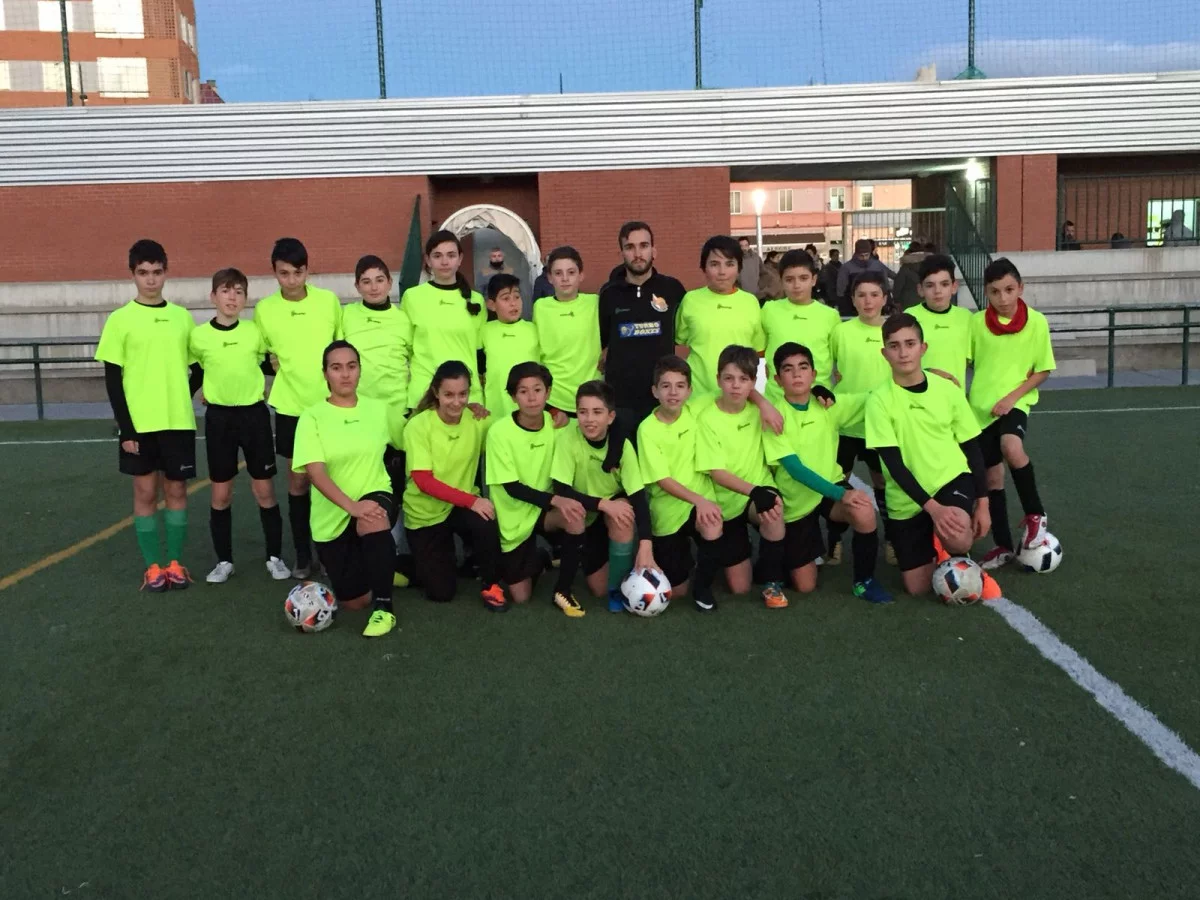 post card AliciaConSuEquipo.webp