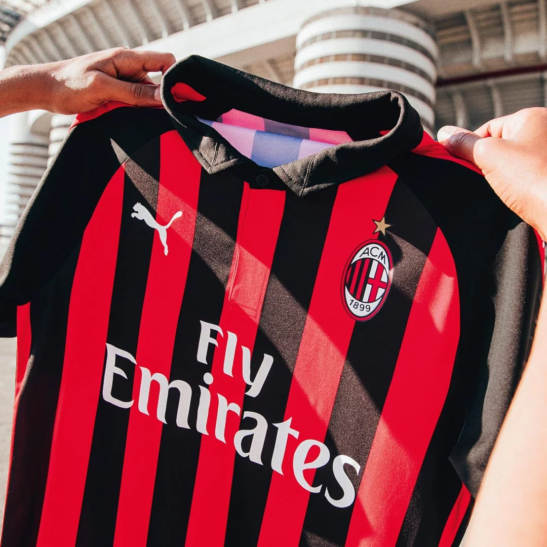 post card Pos-Camiseta-Milan.webp