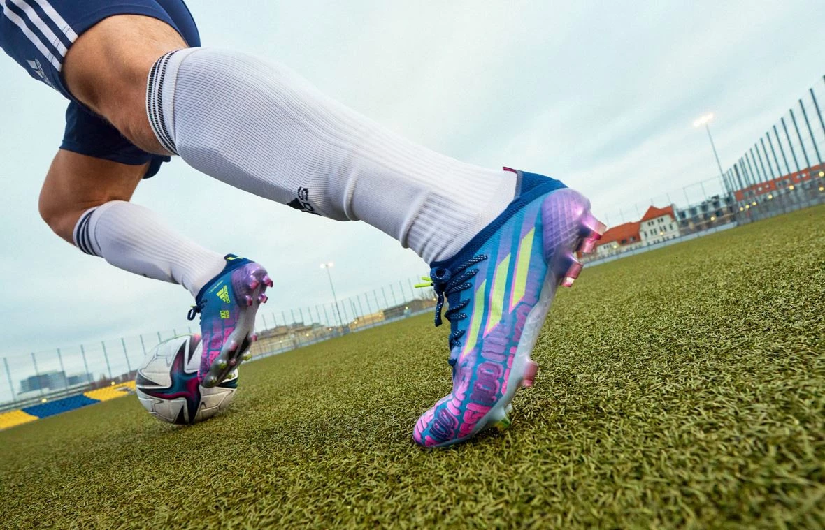 post card post-top-botas-de-fútbol-sintéticas-adidas-x-speedflow.webp