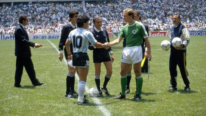 post card blog-camisetas-mundiales-1986.webp