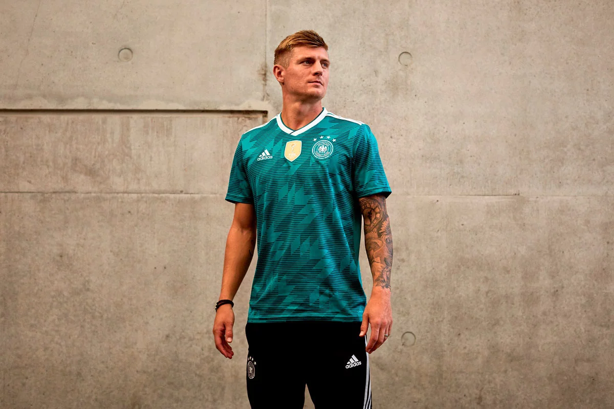 post card Post-Camisetas-Away-3-min.webp