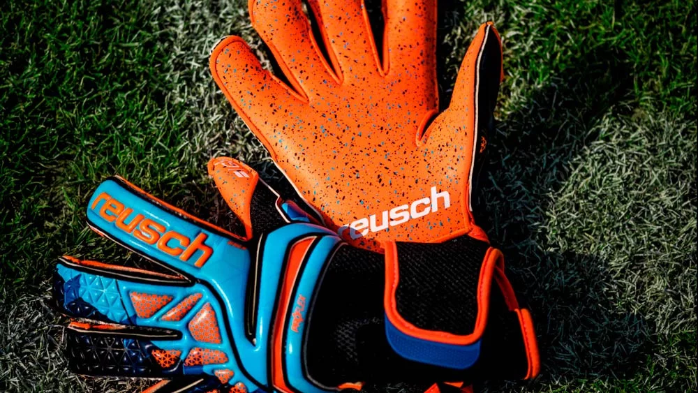 post card Post-Guantes-Reusch-Prisma-WC2018-2.webp