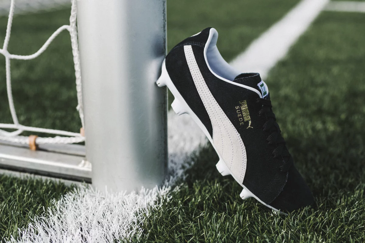 post card 18SS_PR_TS_Football_Suede50_Q2_Beauty_3000x2000px_05.webp