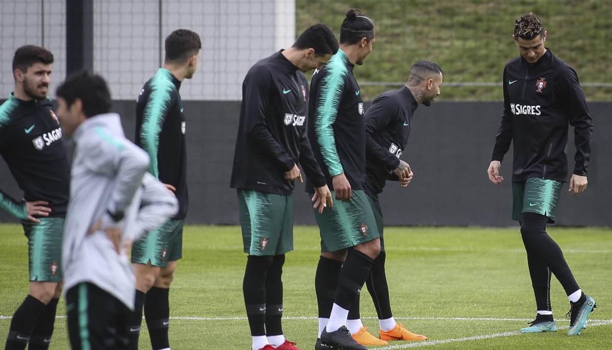 Nike y Adidas solo dejan escapar uno de cada cinco pares de botas de fútbol  - Diffusion Sport