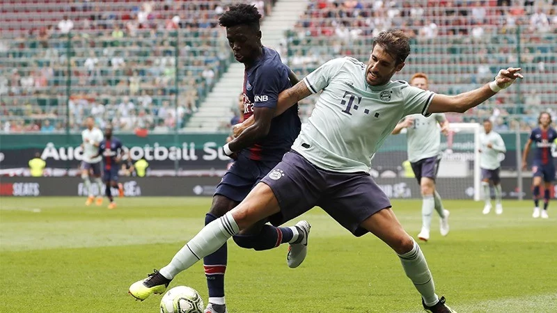 post card blog-segunda-equipación-bayern-2018-2019-martinez.webp