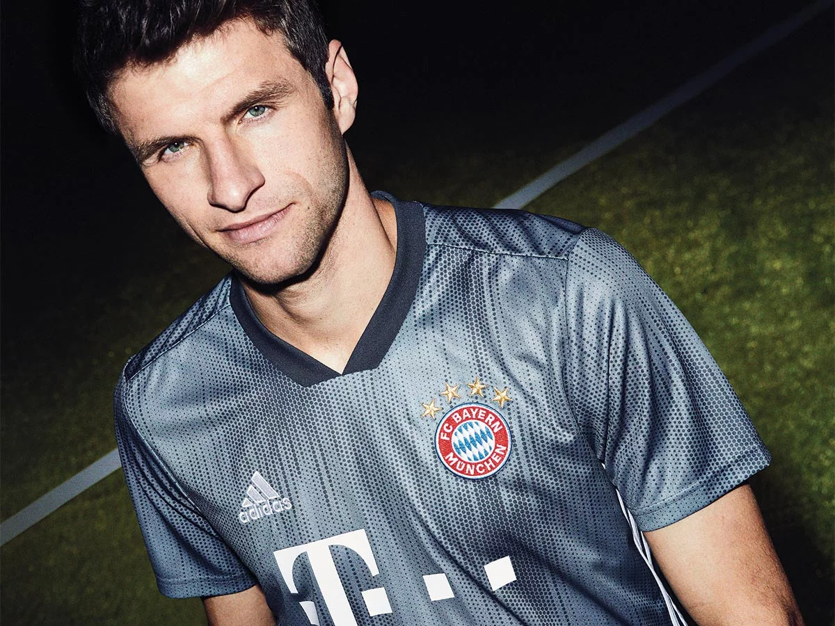 post card muller-terza-maglia-bayern-2018-2019_0.webp