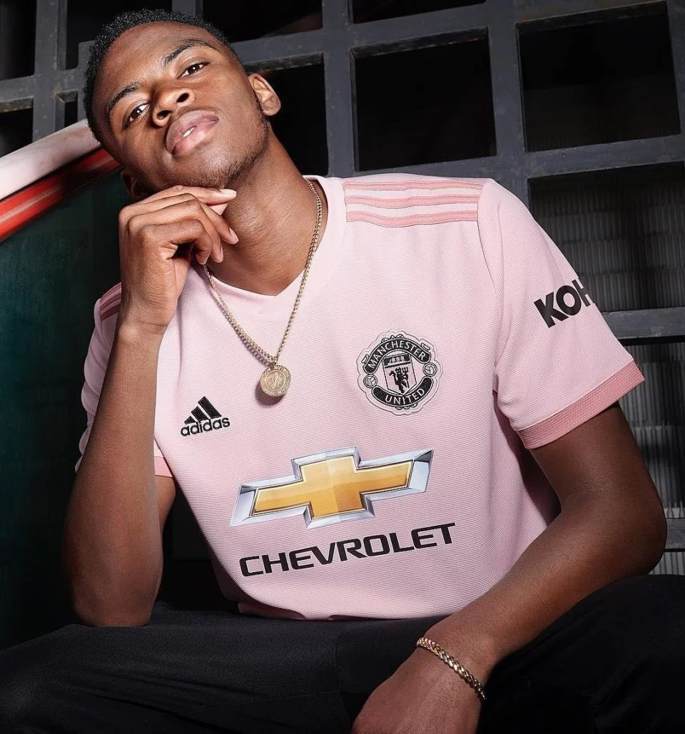 post card blog-camiseta-manchester-united-away.webp